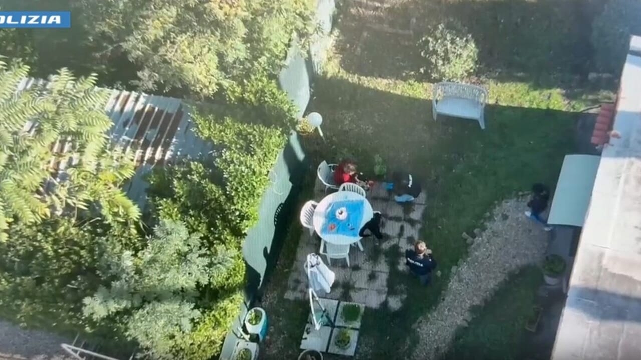 molotov contro il ristorante Nonna, l'attentato incendiario per un conto non pagato