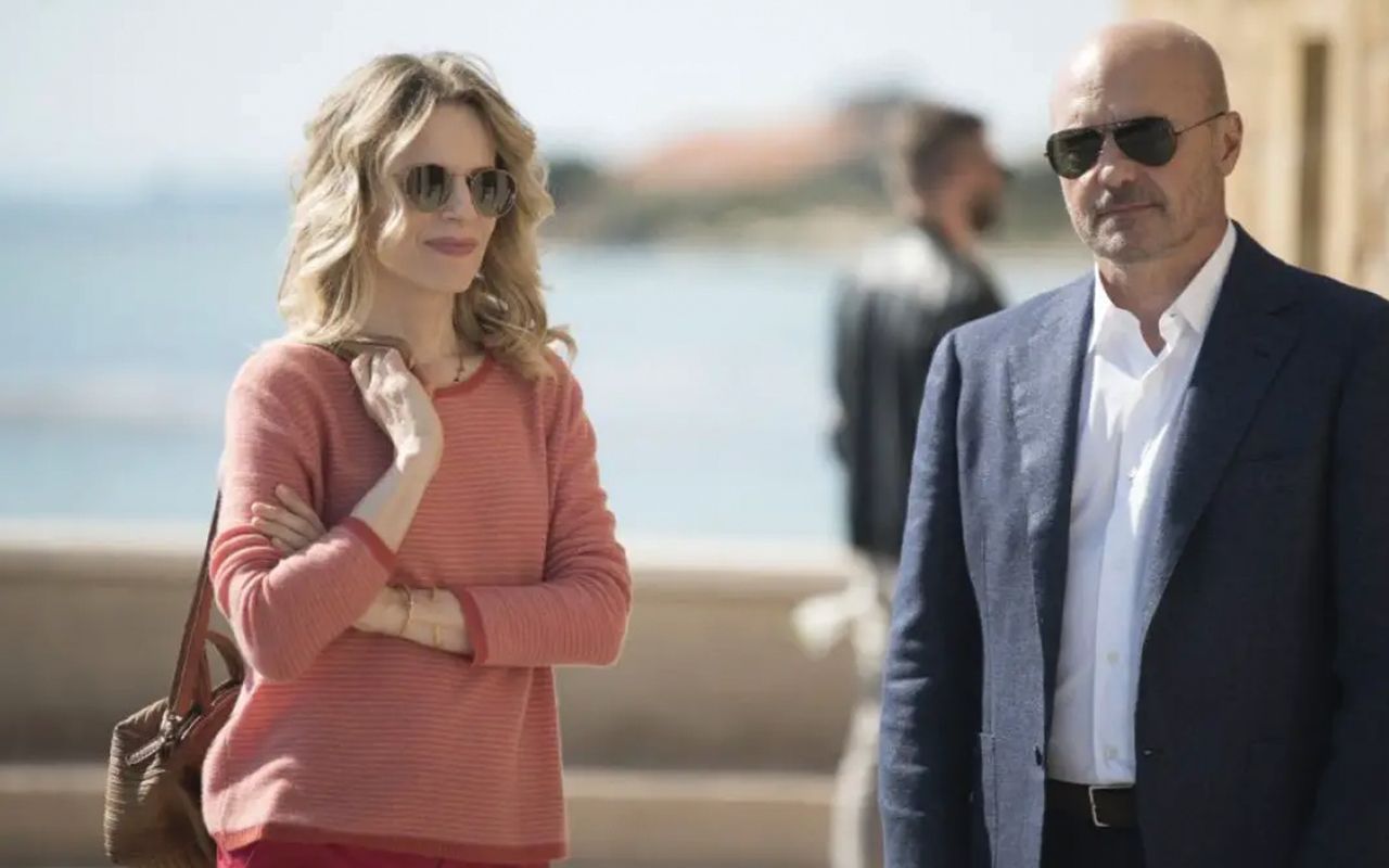 I protagonisti della puntata di oggi de Il commissario Montalbano: Sonia Bergamasco e Luca Zingaretti in Salvo amato, Livia mia