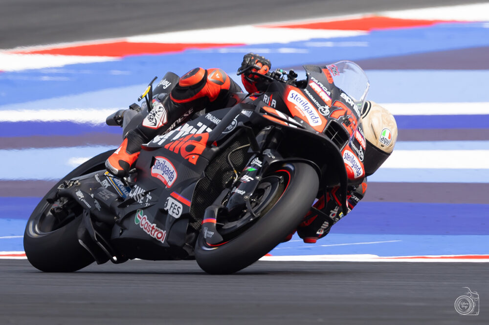 MotoGP, uno stratosferico Bezzecchi conquista la pole a Mandalika. Bagnaia si ferma in Q1