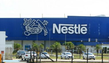 Nestlé, 16mila licenziamenti in programma e il titolo in Borsa vola
