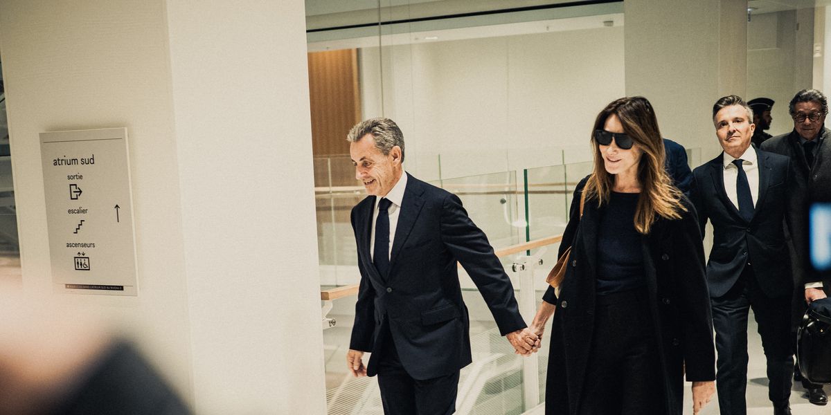 le dediche di Carla Bruni e la figlia Giulia