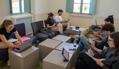 Disoccupazione in calo, contratti stabili in aumento ma i giovani rimangono indietro