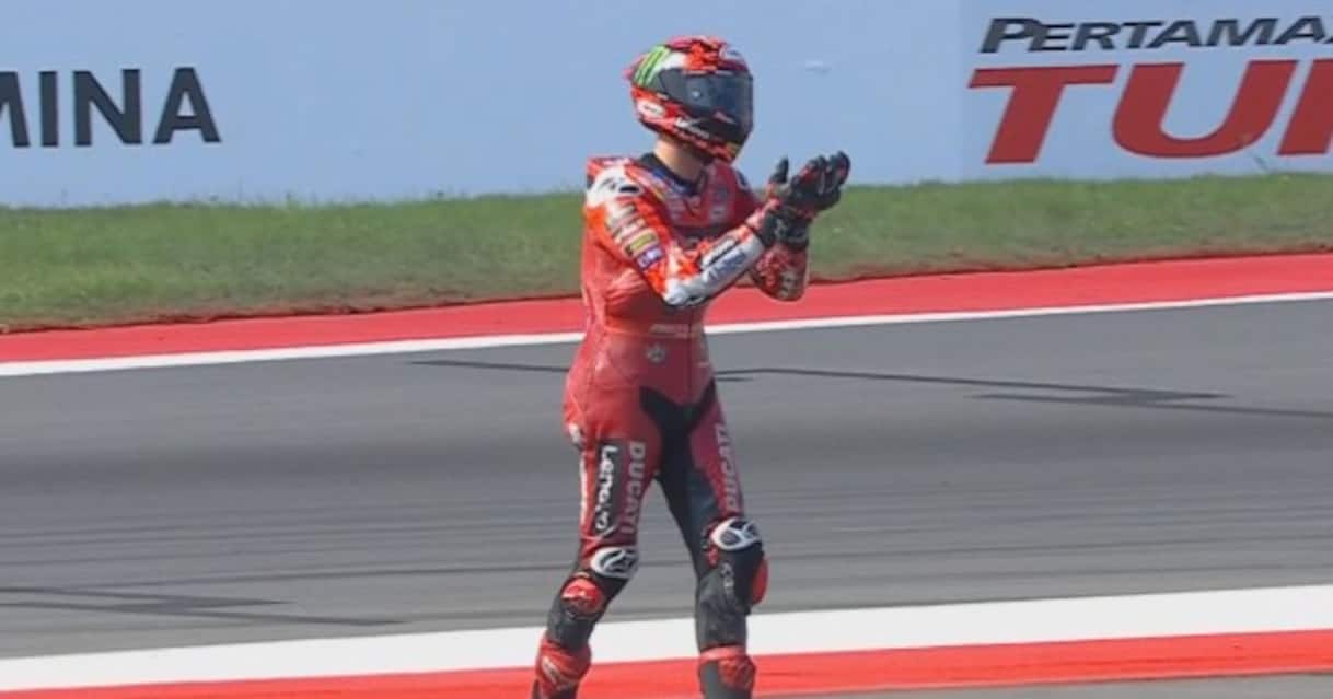Bagnaia, caduta e ritiro nel GP di Indonesia a Mandalika. Video