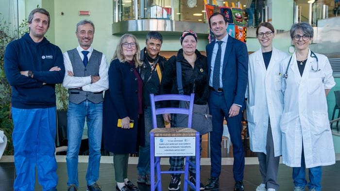 Ora c’è una Sedia Viola in ospedale a Lodi per fare conoscere la fibromialgia