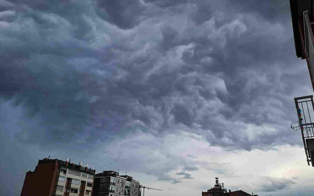 Maltempo, in arrivo forti raffiche di vento: allerta gialla in quattro regioni. Ecco quali sono