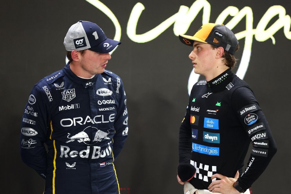 Max Verstappen con Oscar Piastri