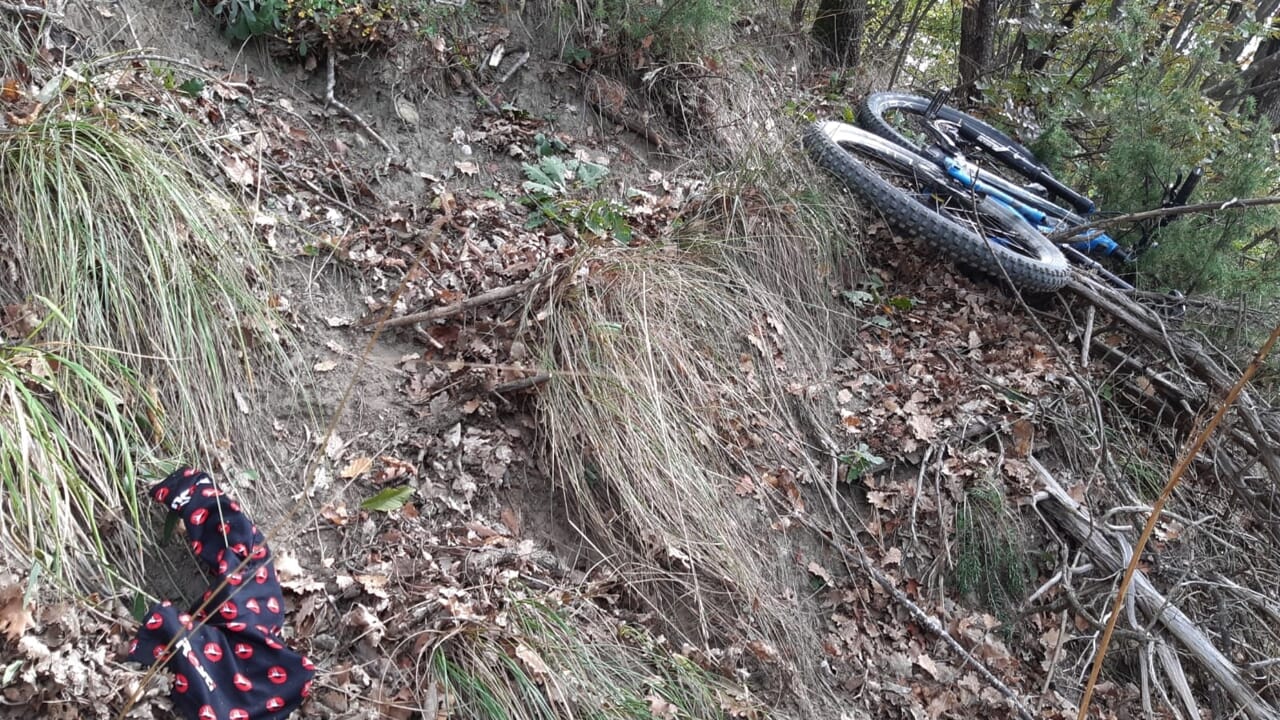 Precipita per 30 metri lungo il percorso di mountain bike: morto Nicola Ciciriello