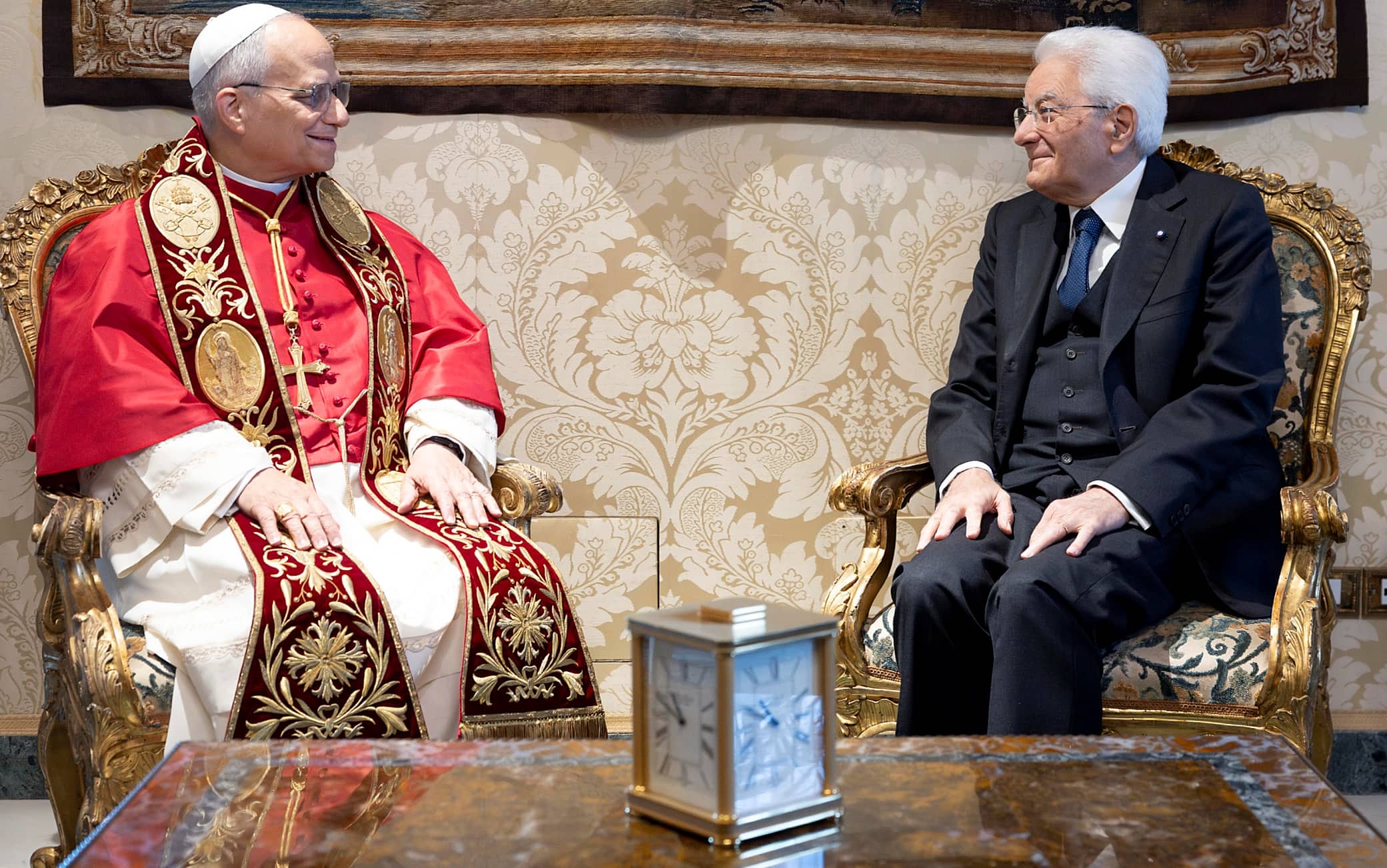 Roma - Il Presidente della Repubblica Sergio Mattarella nel corso dei colloqui privati con Sua Santità Leone XIV, oggi 14 ottobre 2025.(Foto di Paolo Giandotti - Ufficio Stampa per la Stampa e la Comunicazione della Presidenza della Repubblica)