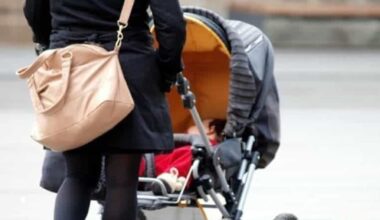 Tenta di rapire una neonata dal passeggino: paura in stazione