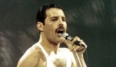 “Nessuno scrive canzoni come le sue”