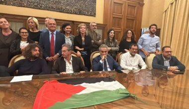 Bari, in Comune presidio h24 permanente per la Global Sumud Flotilla: turni notturni e alternanza