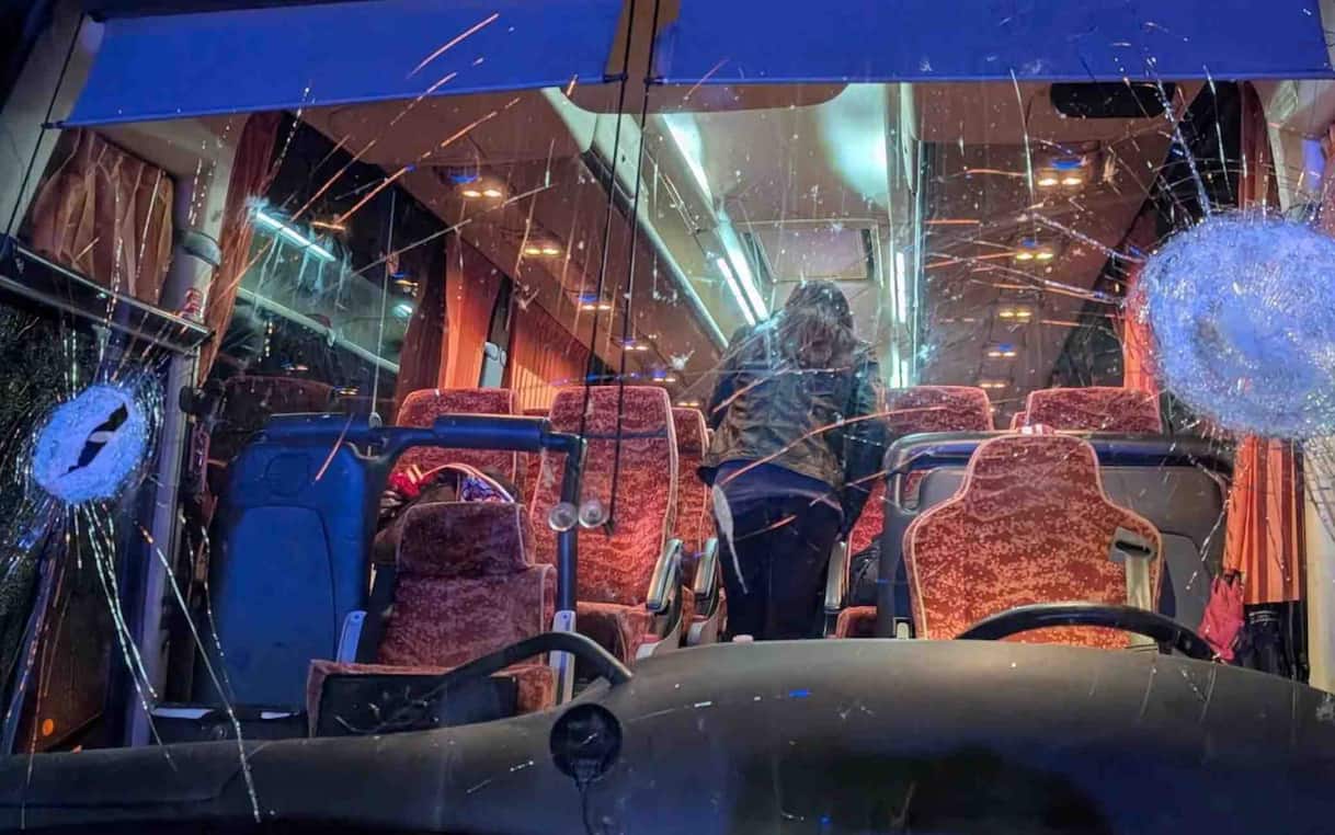 Assalto al pullman dei tifosi del Pistoia basket, morto autista. Ultime notizie