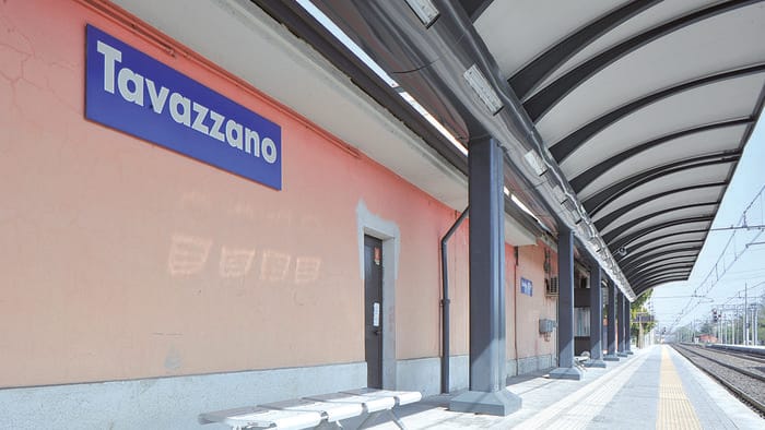 Pochi balordi sui binari a Tavazzano e treni nel caos per quasi due ore