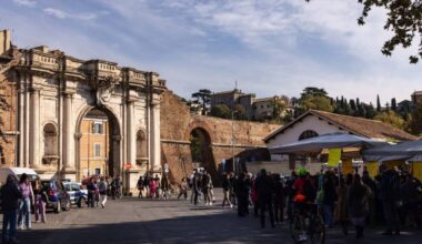 La storia di Antonio Martino detto Totò, leggendario libraio di Porta Portese a Roma 