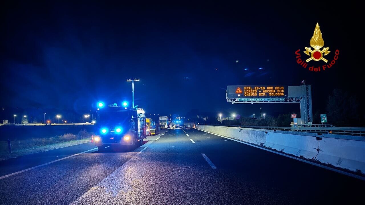 Assalto in autostrada, presi 3 componenti della banda. Fuga ripresa da un cellulare