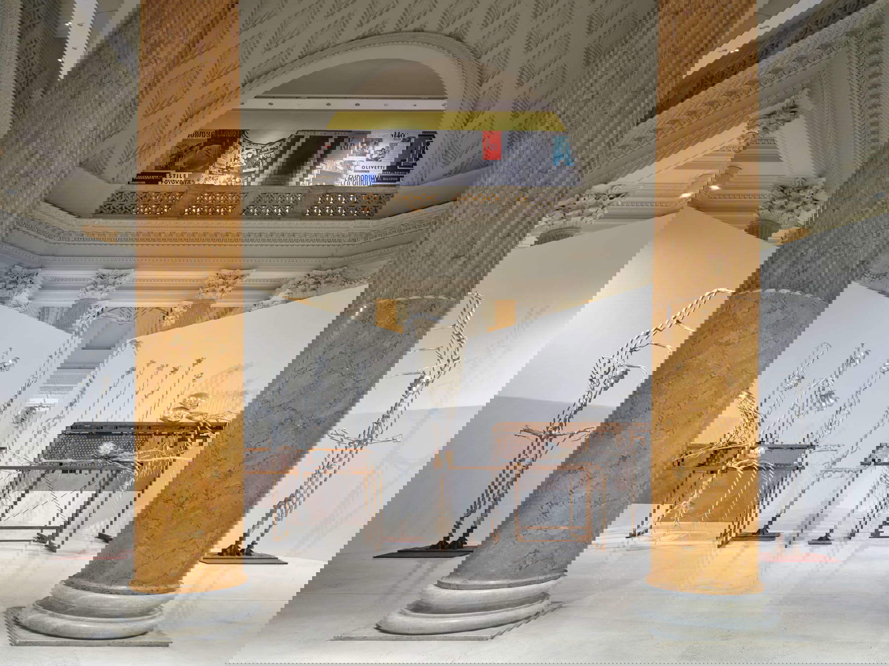 Giulia Cenci, Secondary Forest (2024; alluminio, ferro, barre filettate, radice di edera). Foto: Agostino Osio / Alto Piano