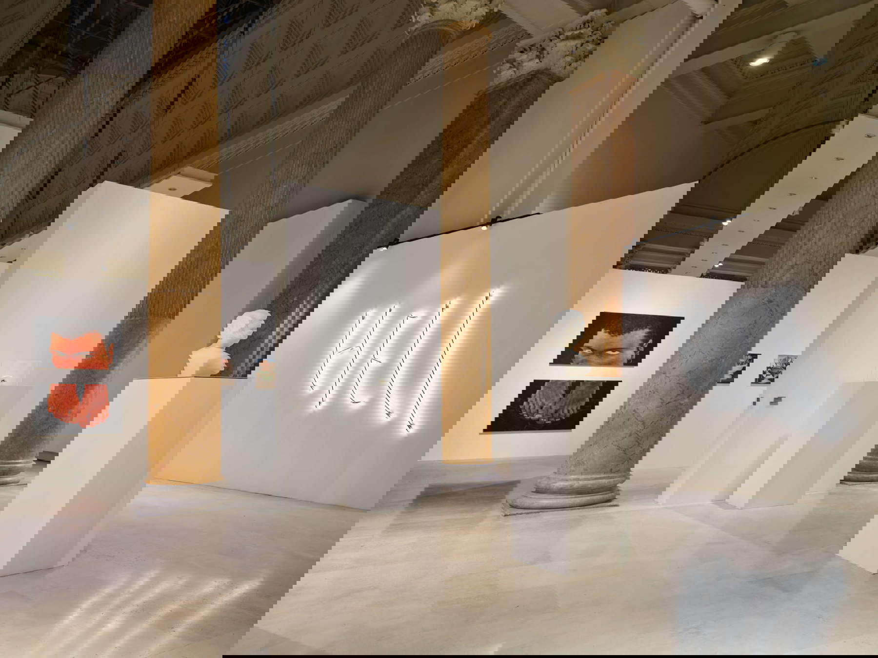 Allestimenti della Quadriennale di Roma 2025 - Fantastica. Foto: Agostino Osio / Alto Piano