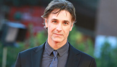 "Occhi spaccanti" potrebbe diventare il brand di un marchio d'occhiali. Tutti i dettagli