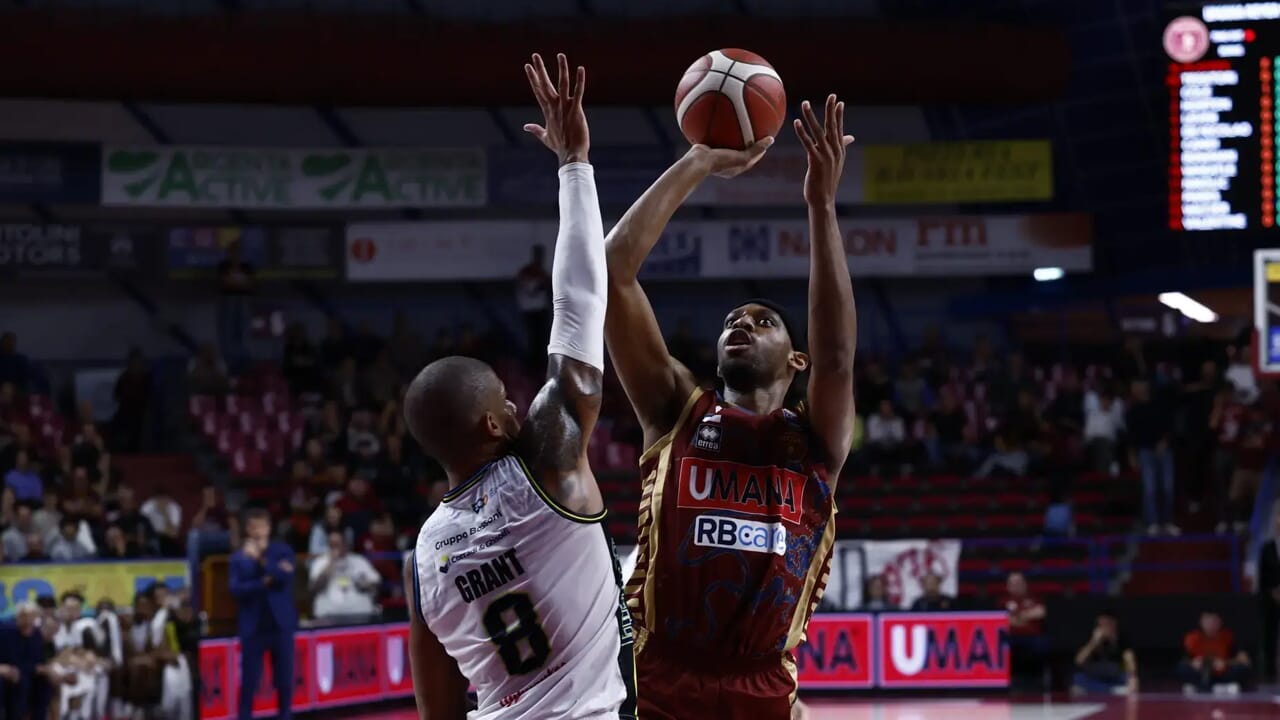 Una generosa Reyer cede a Trapani all'overtime 102-109