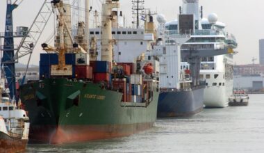 un morto e un disperso. Ricerche nel porto di Livorno