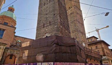 Allarme per la Garisenda, rilevata rotazione positiva: “Serve cautela”