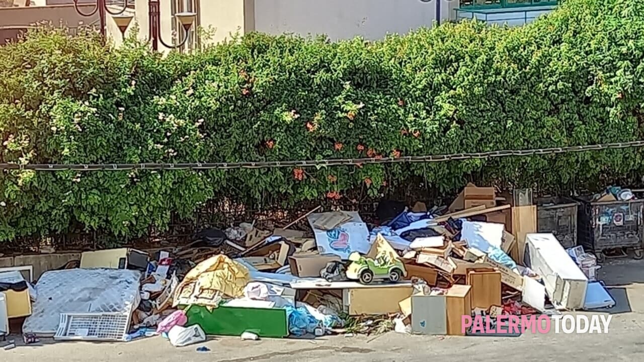 Il venerdì nero dei rifiuti, nel Palermitano in 3 mila incroceranno le braccia: previsti disagi nella raccolta