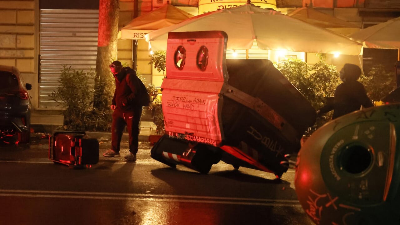 Esquilino a ferro e fuoco. Tentato assalto al palazzo di CasaPound