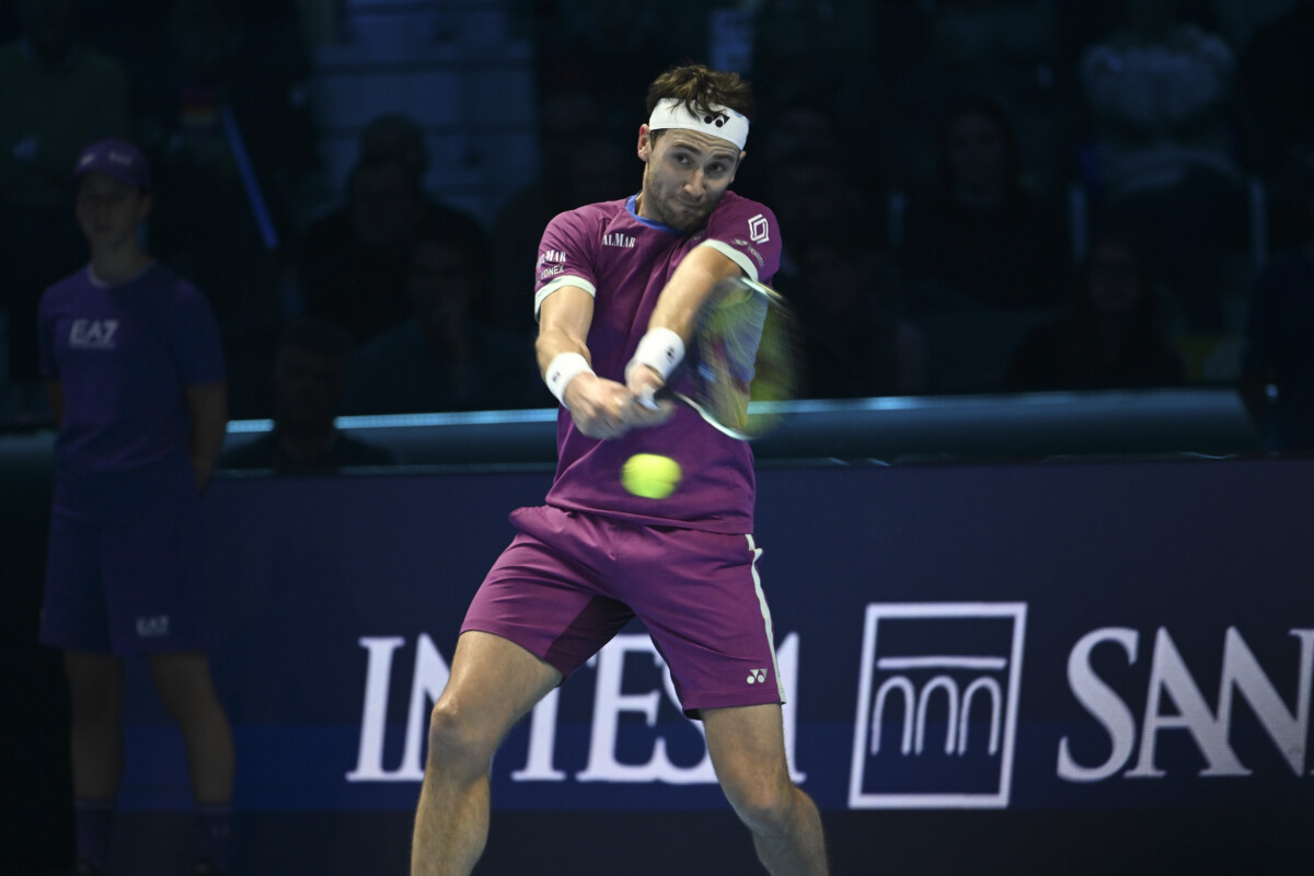 Ruud risponde a Djokovic: “C’è incentivo economico e tante spese da coprire: stagione troppo lunga”