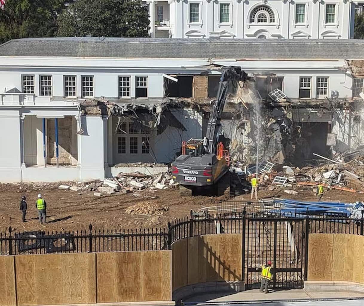 Usa, lavori alla Casa Bianca per la sala da ballo voluta da Trump: è polemica