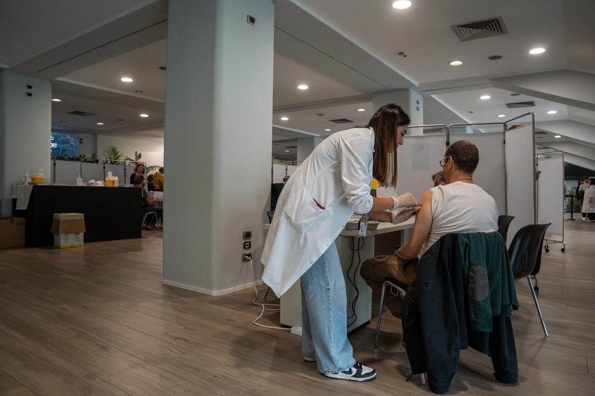 in 6 ore  somministrate oltre 1.900 vaccinazioni contro influenza, pneumococco e Covid