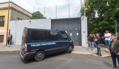 Due morti per arresto cardiaco nel carcere di San Vittore a Milano, perquisizione straordinaria