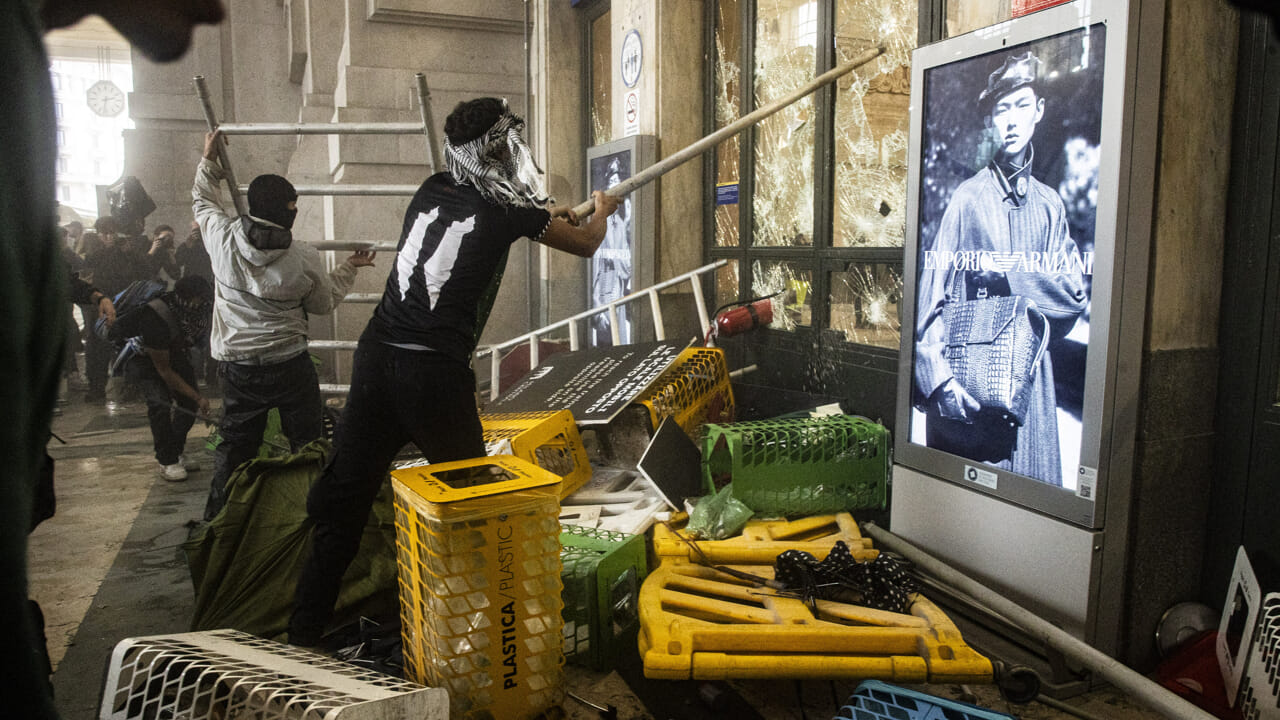 “Non può nemmeno prendere un treno”