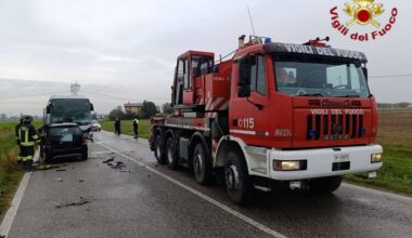 Frontale tra auto e autobus a Vigasio | Verona