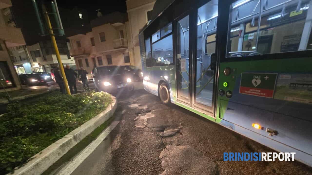 spavento in città, disagi e traffico rallentato