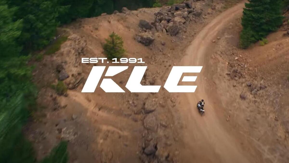 Kawasaki KLE 2026: il ritorno è ufficiale, appuntamento a EICMA 2025 - News