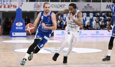 travolge Cantù e resta sola in vetta. Gli highlights