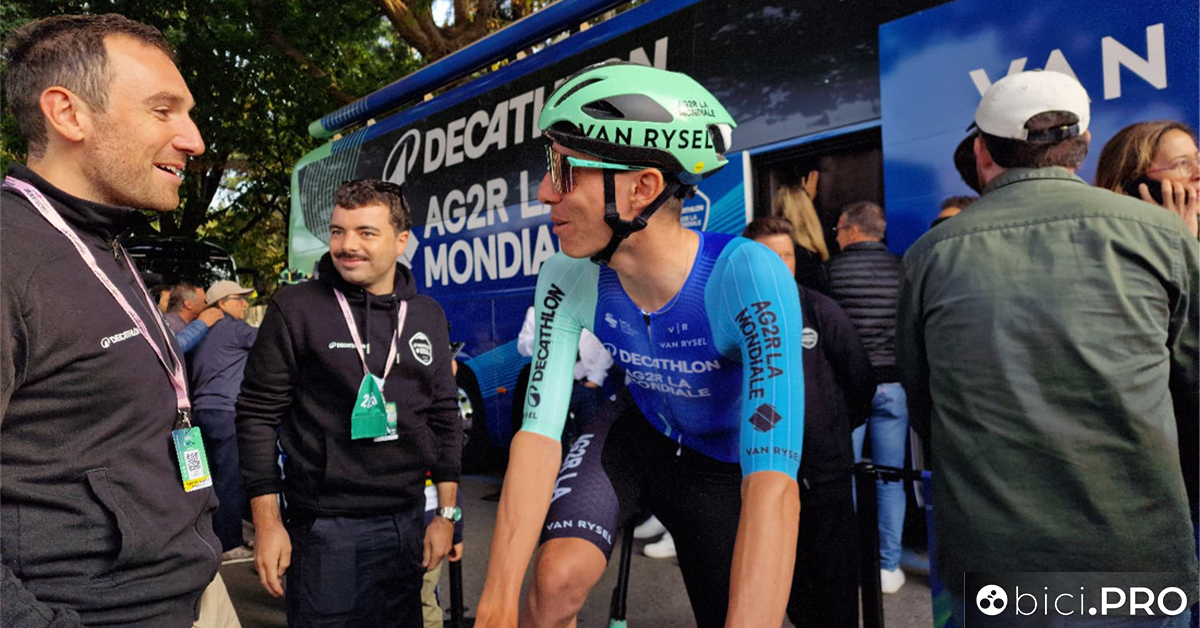 Bisiaux e i Petite Diables alla scuola della Decathlon AG2R
