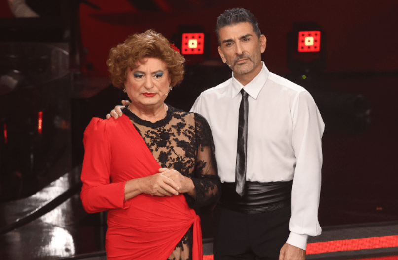 "Oggi il funerale di mia madre", Simone Di Pasquale 'commosso' a Ballando con le Stelle