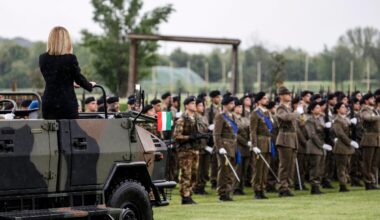 Spesa militare da 12 miliardi, Meloni punta sulle armi nella Manovra 2026