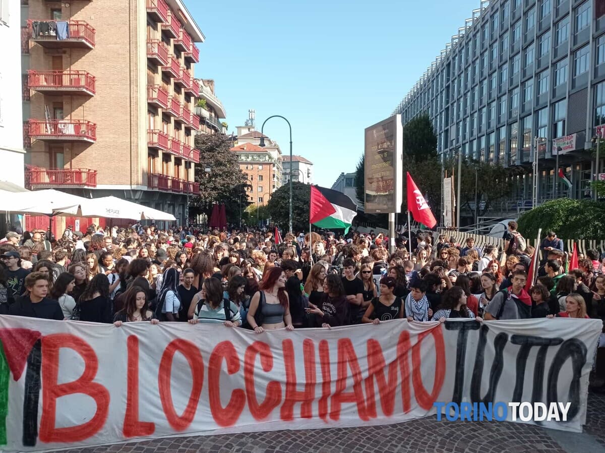 studenti palazzo nuovo blocchiamo tutto 2 ottobre