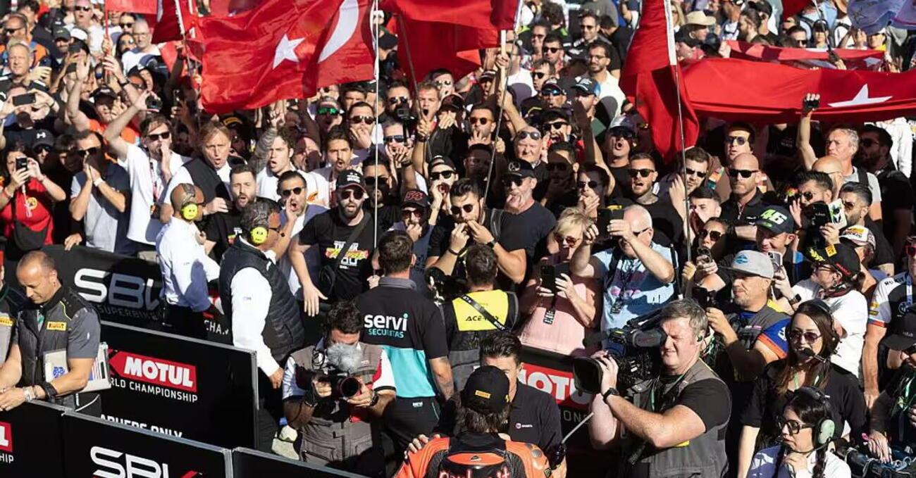 “So dove abiti, ti taglio la gola”: oh, ma state bene? Toprak e Sofuoglu non sono bastati e per Bulega è ancora l’inferno. Pure Pecco Bagnaia c’è andato di mezzo - MOW