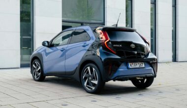 Toyota Aygo X HEV, i prezzi e le versioni