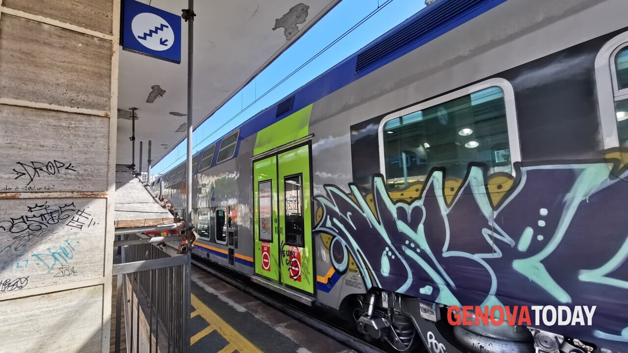 treni fermi per ritrovamento bombola nella stazione di Cornigliano