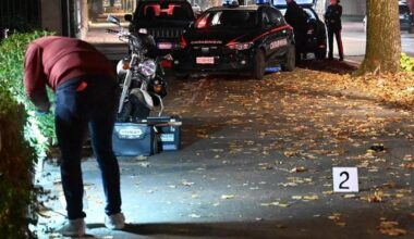 Treviglio, accoltellato alla gola: grave 44enne