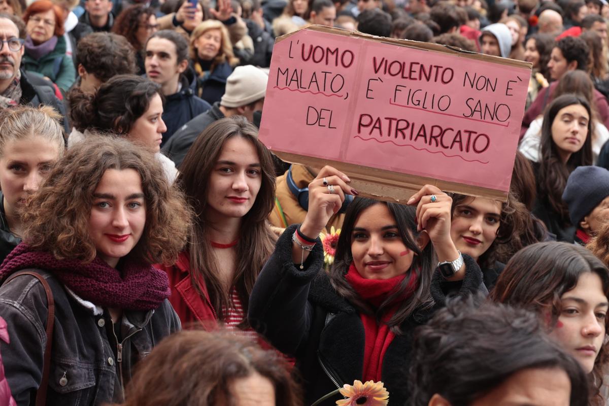 Firenze, centro anti violenza espulso dalla rete nazionale: “Accetta soci uomini”
