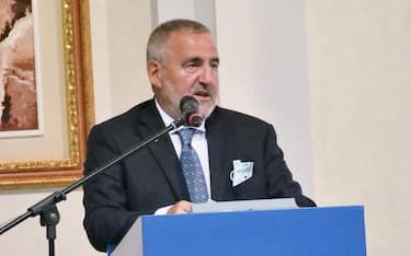 L'ex procuratore di Pavia Mario Venditti in una immagine di archivio. I Carabinieri e i finanzieri all'opera da stamani a Garlasco nelle abitazioni della famiglia Sempio sono coordinati dalla Procura della Repubblica di Brescia, che ha emesso i provvedimenti nell'ambito di un fascicolo che vede indagato l'ex procuratore. Pavia, 26 settembre 2025. ANSA / PAOLO TORRES