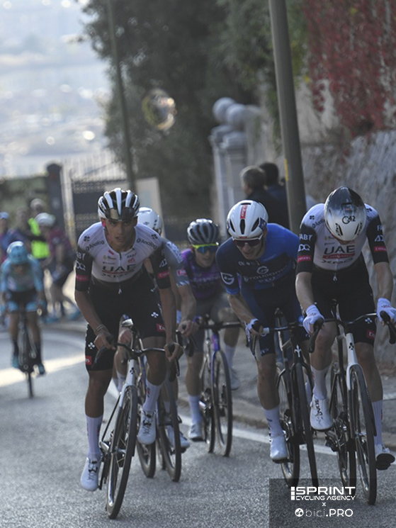 All'ultimo giro sulle Torricelle parte Del Toro e fa il vuoto. All'arrivo Sivakov fa secondo e completa la festa per la UAE