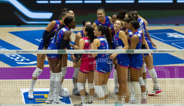 le padrone di casa reagiscono e vincono 25-21 il primo set!