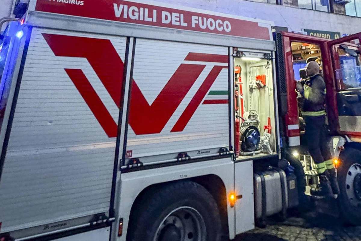 Comiso, salvati due coniugi bloccati in casa da un incendio: l’intervento dei Vigili del Fuoco