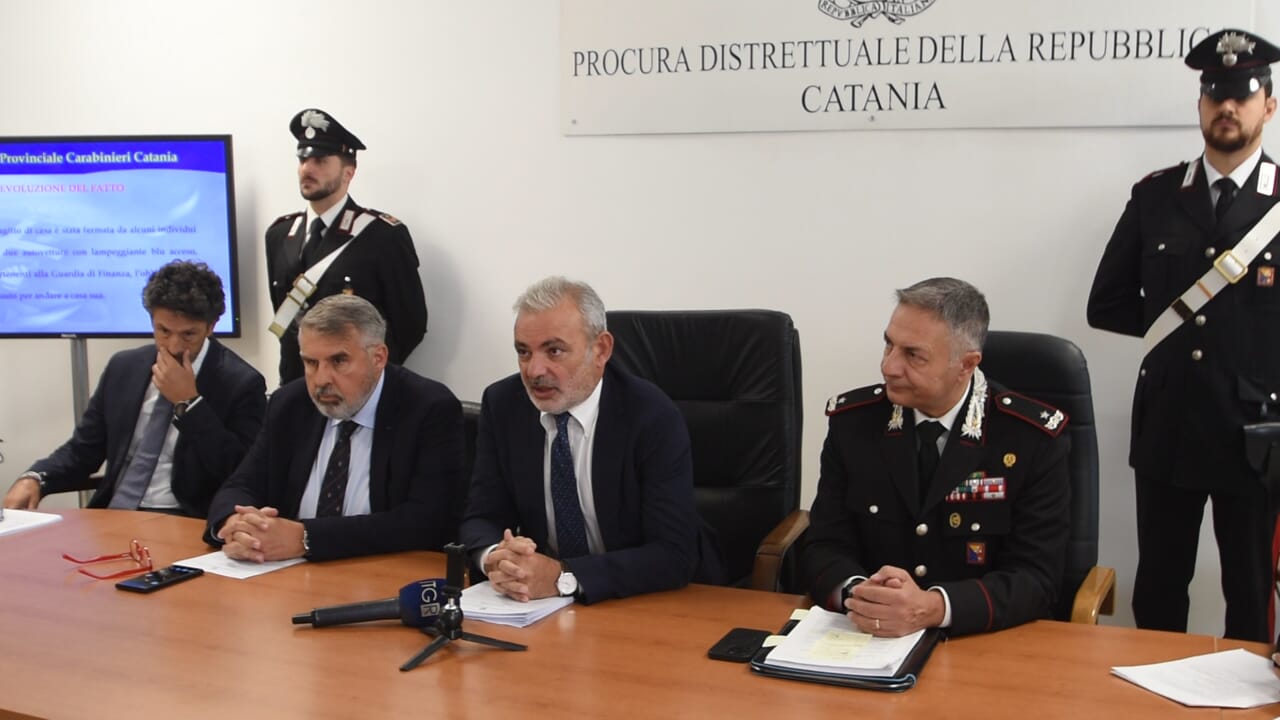gli arrestati del blitz Khakipha "protetti" anche da un rito nigeriano